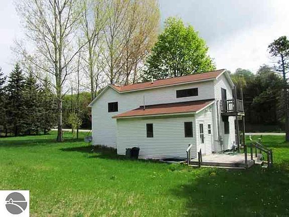 3rd image of 5188 S Lake Leelanau Dr