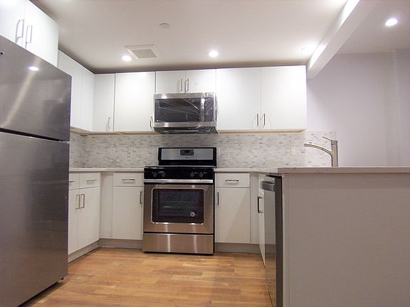 4th image of 129 Quincy St APT 1