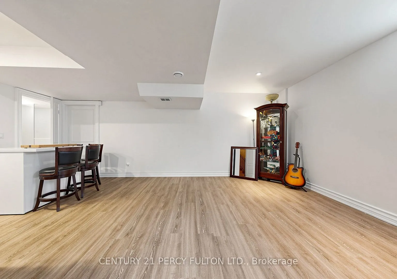 2 bed, $2,000 — Photo 4