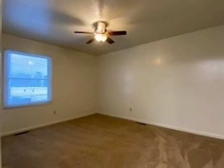 124 S Silverwood Ln — Photo 12