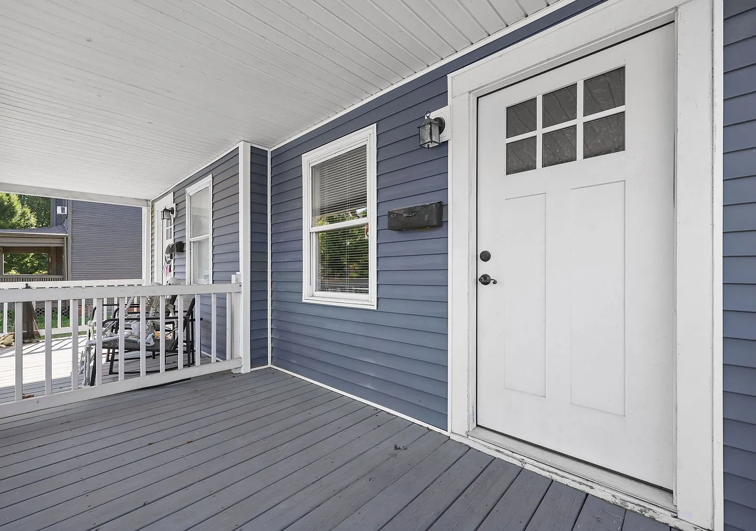 1635 Oak Street - Unit 1635 — Photo 3