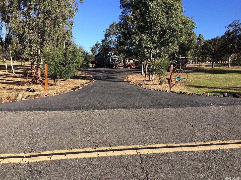 1st image of 3327 Chicharra Way