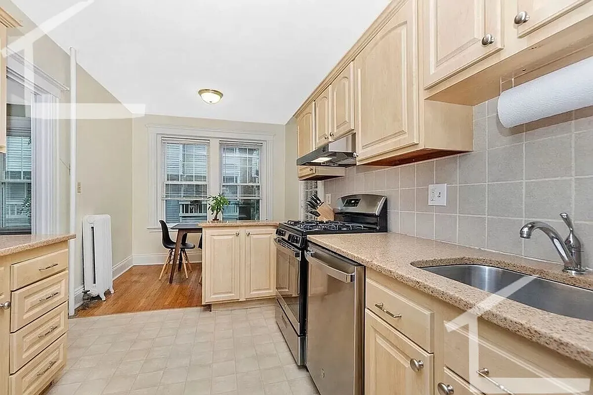 Building Photo - 5 Vinal St #5