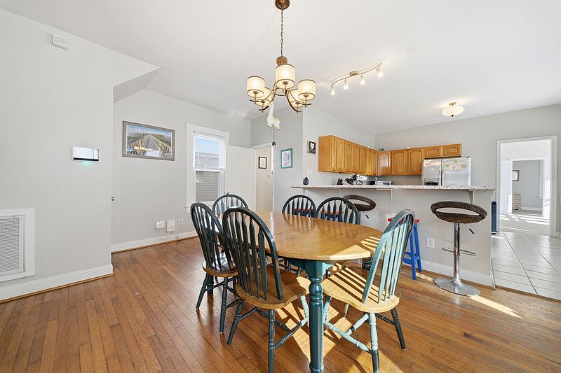 1st image of 146 W Seaview Ave