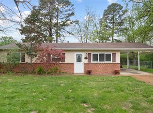 247 Ramsey Ln, Ballwin, MO 63021