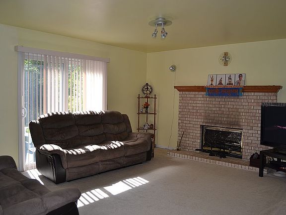 3rd image of 7023 Foxcreek Dr #16