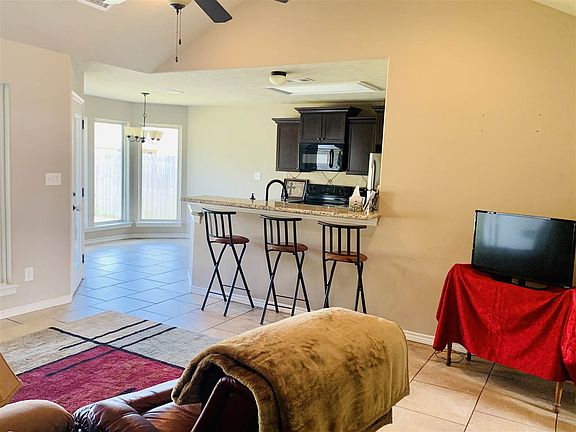 4th image of 6694 Westwood Village Dr
