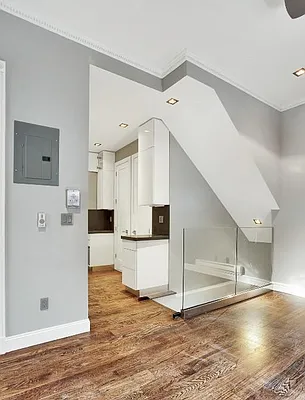 Rented by Avenues Real Estate | media 4