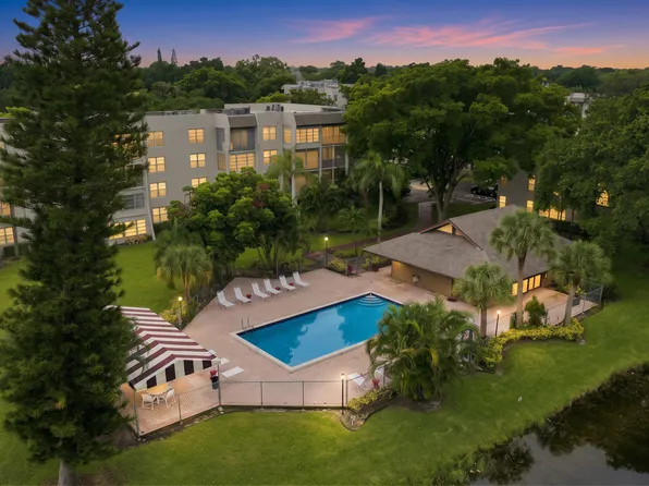 9440 POINCIANA Place #314, Davie, FL 33324