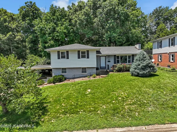 824 Crestmere Ct, Jefferson City, MO 65109