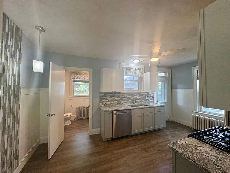 16 S Rockburn St — Photo 12