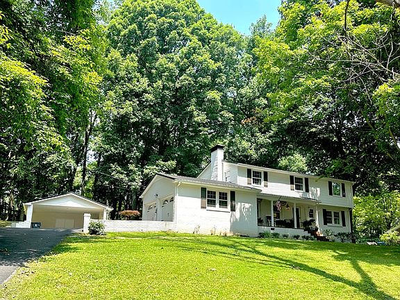 2nd image of 312 Hillwood Dr