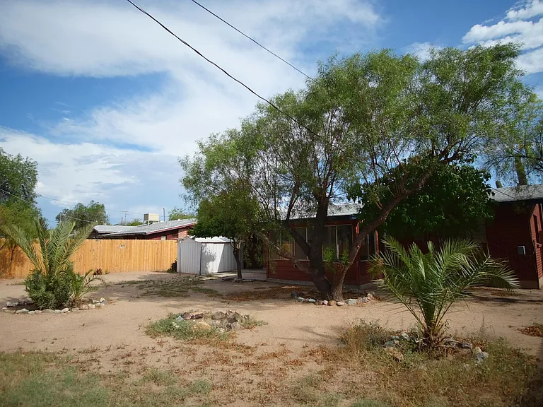 721 E Joan Pl — Photo 27