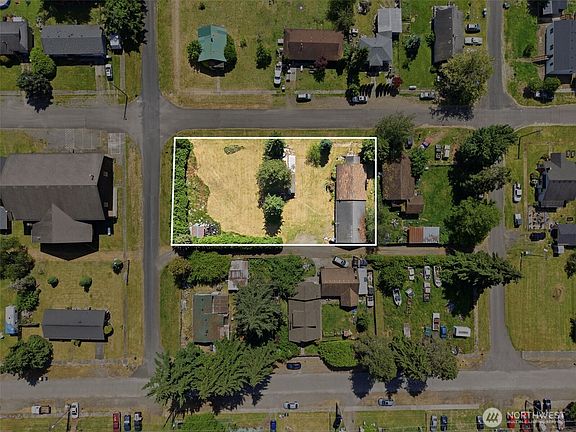 3rd image of 305 N Nenant Street