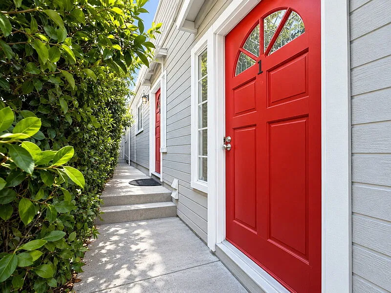 3 bed, 3.0 bath, 1273 sqft, $3,850 — Photo 2