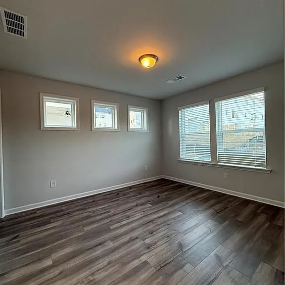3203 Bateman Dr — Photo 3