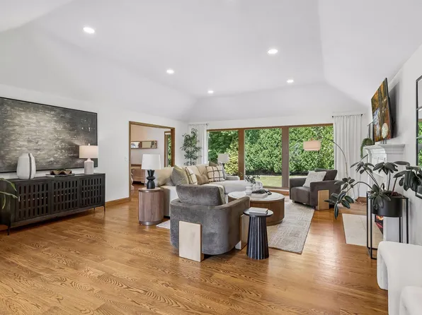 5231 Green Farms Rd, Edina, MN 55436