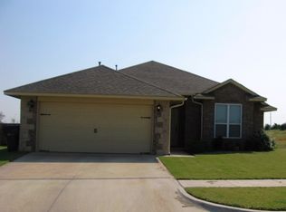 15800 Sonador Dr, Edmond, OK 73013