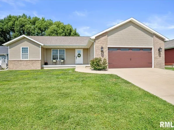 509 Harrison Dr, Mechanicsburg, IL 62545
