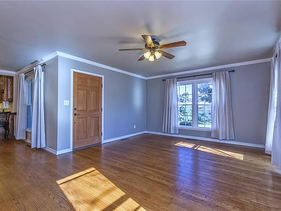 4th image of 5629 N Barnes Ave