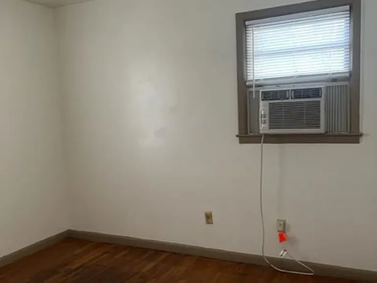 334 Williams St — Photo 12