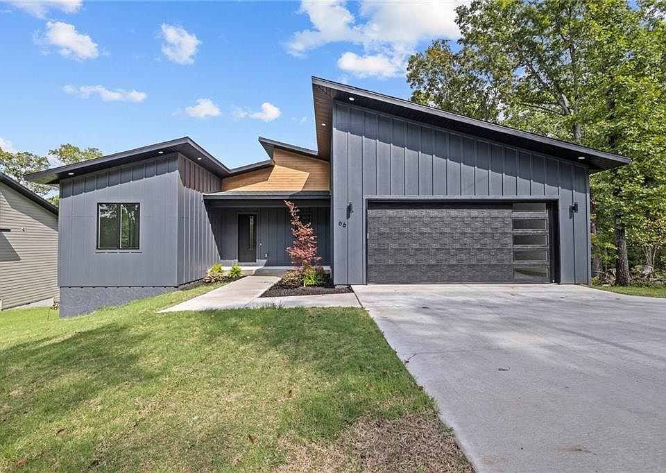 1st image of 66 Glyndebourne Dr