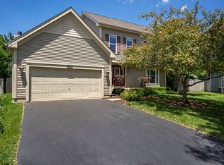 2080 Edinburgh Ln, Aurora, IL 60504