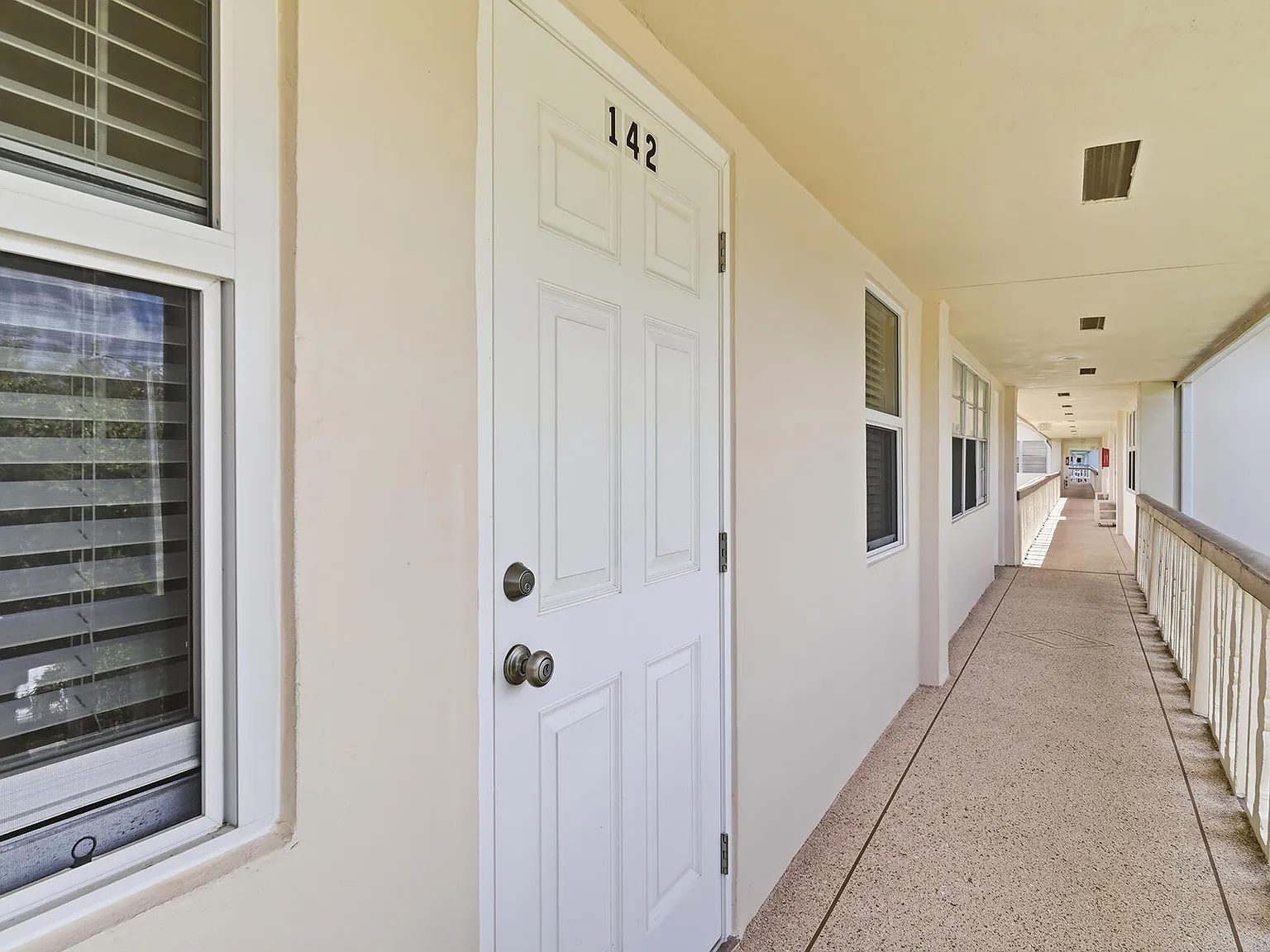 2 bed, 1.5 bath, 819 sqft, $1,400 — Photo 3