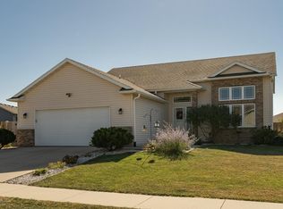 2565 Heartland Dr NW, Rochester, MN 55901