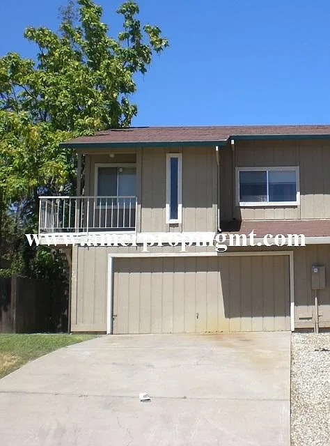 244 Grape St photo 1