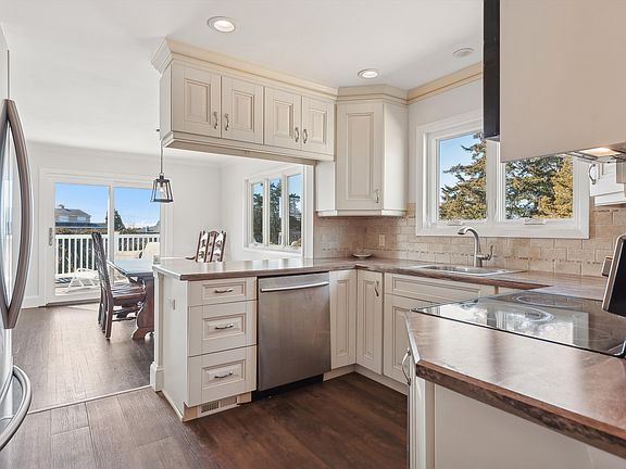 4th image of 36 Nautilus Dr