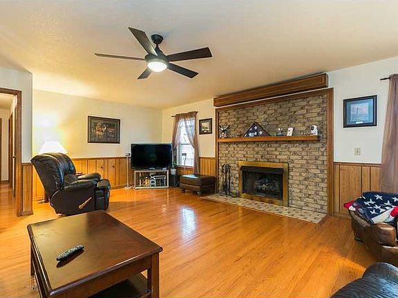 4th image of 118 N Terrace Dr