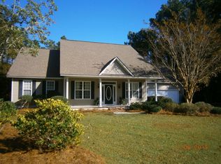 209 Oak Dr, Morehead City, NC 28557