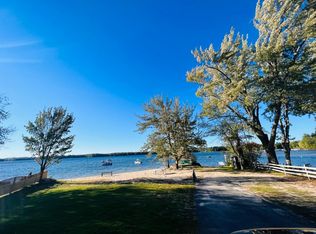 6 County Rd, Raymond, ME 04071