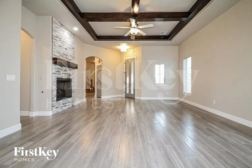 3 bed, 2.5 bath, 2534 sqft, $3,050 — Photo 2