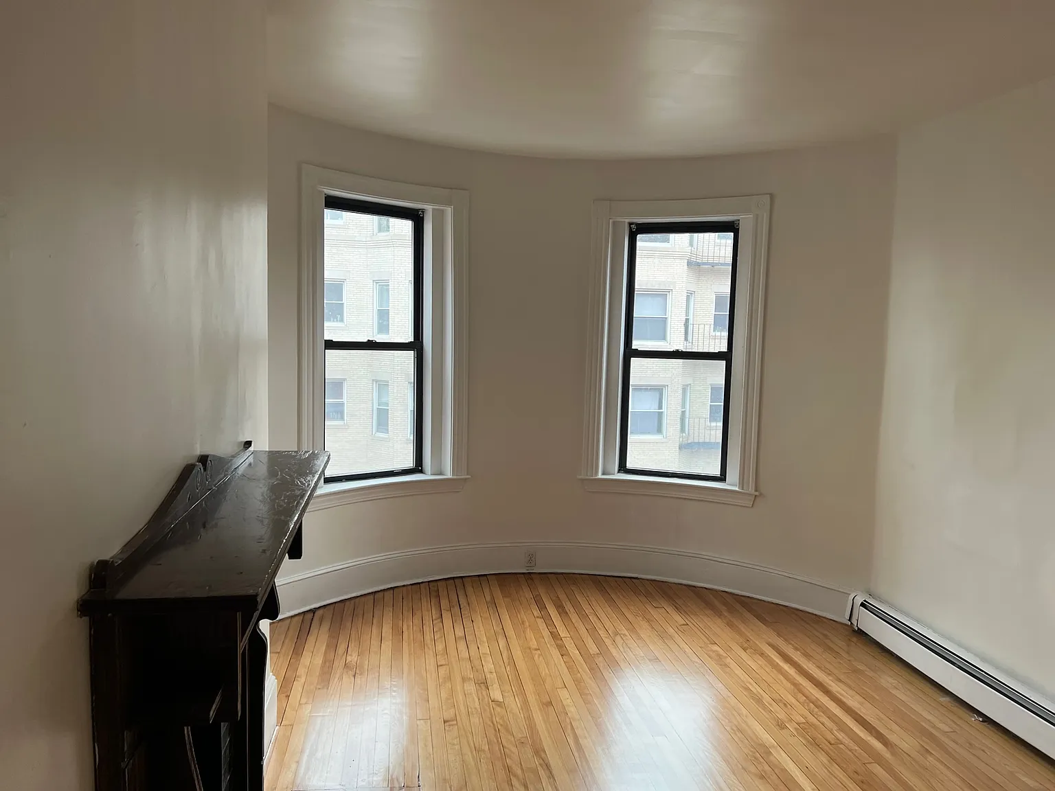 2 bed, 999 sqft, $4,100 — Photo 2