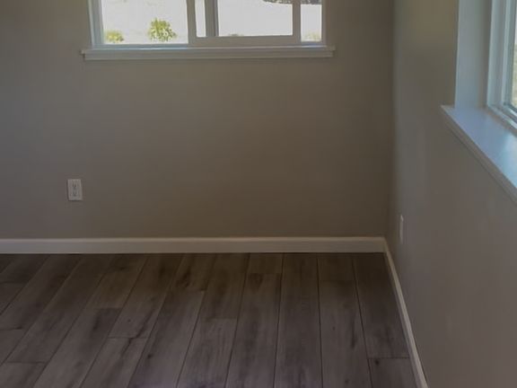 2nd image of 35 W 6th St