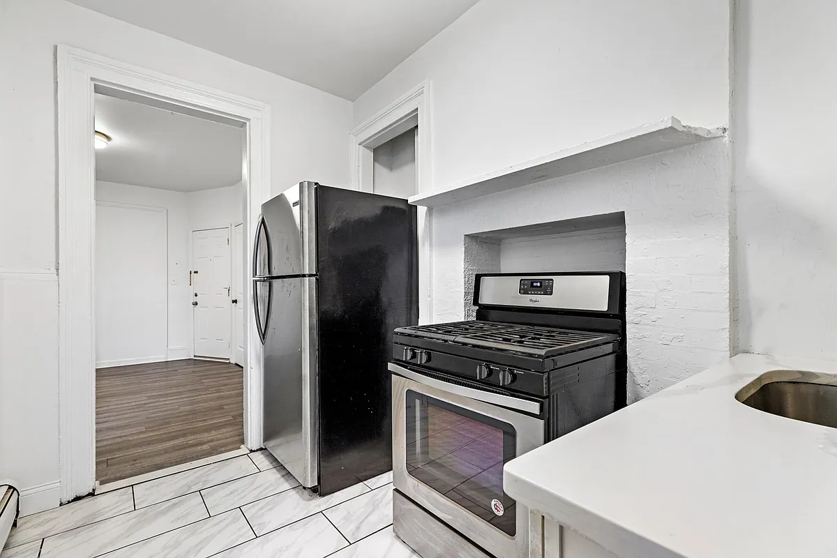 Building Photo - 409 Palisade Ave #4