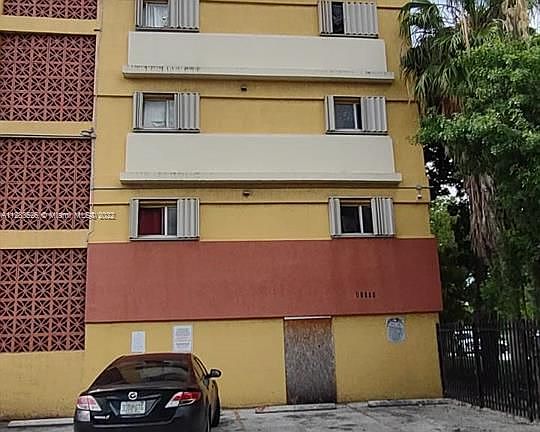 2nd image of 11000 SW 200th St Unit 516