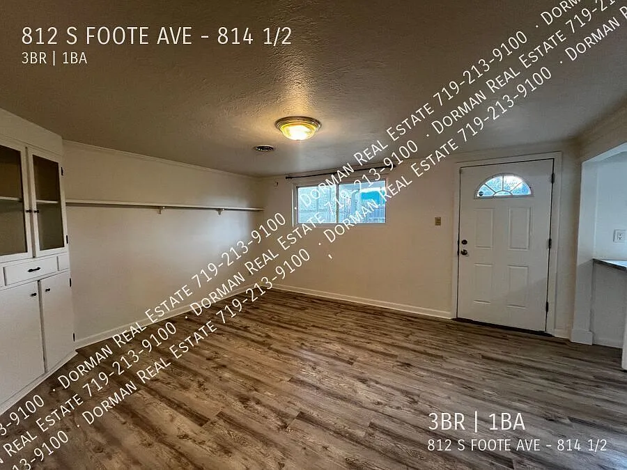 Spacious 3 bedroom, 1 bath in the Prospect Lake Neighborhood! Available August 25th! — Photo 2