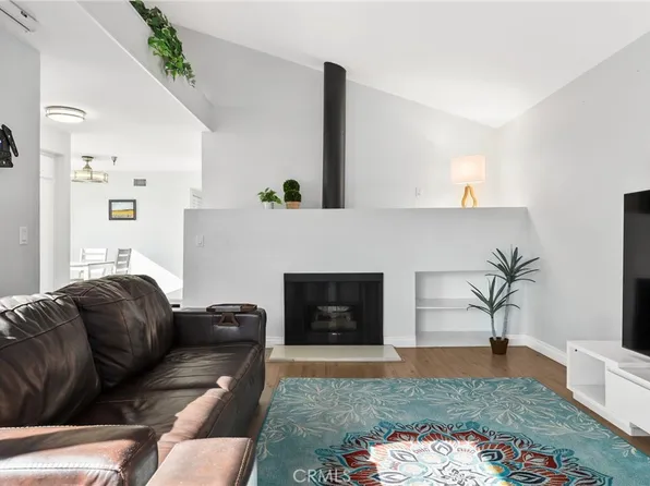 5475 Twin Lakes Dr, Cypress, CA 90630