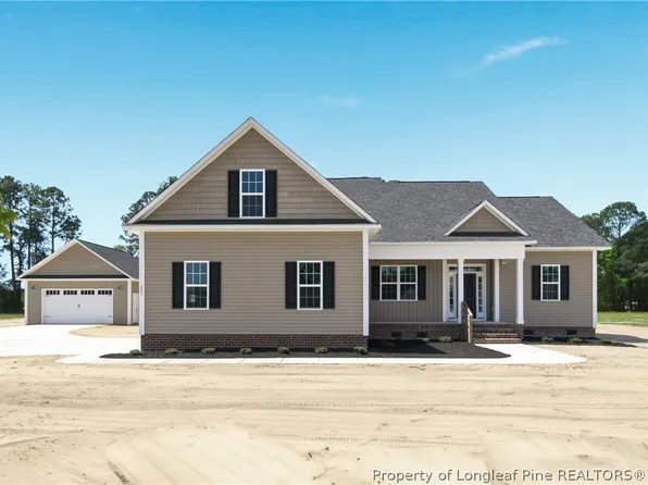 3031 Dinwiddle Dr, Wade, NC 28395