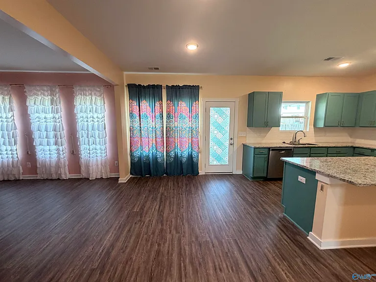 4200 Textile Ln SW — Photo 10