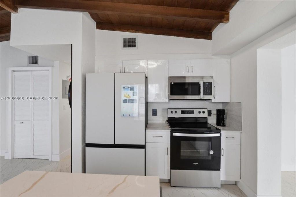 1589 NW 4th Ave, photo 8