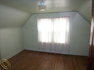 2nd image of 212 Kensington Ave