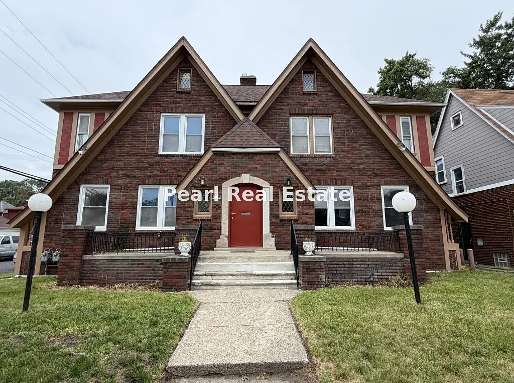 2 bed, 825 sqft, $1,225 — Photo 1