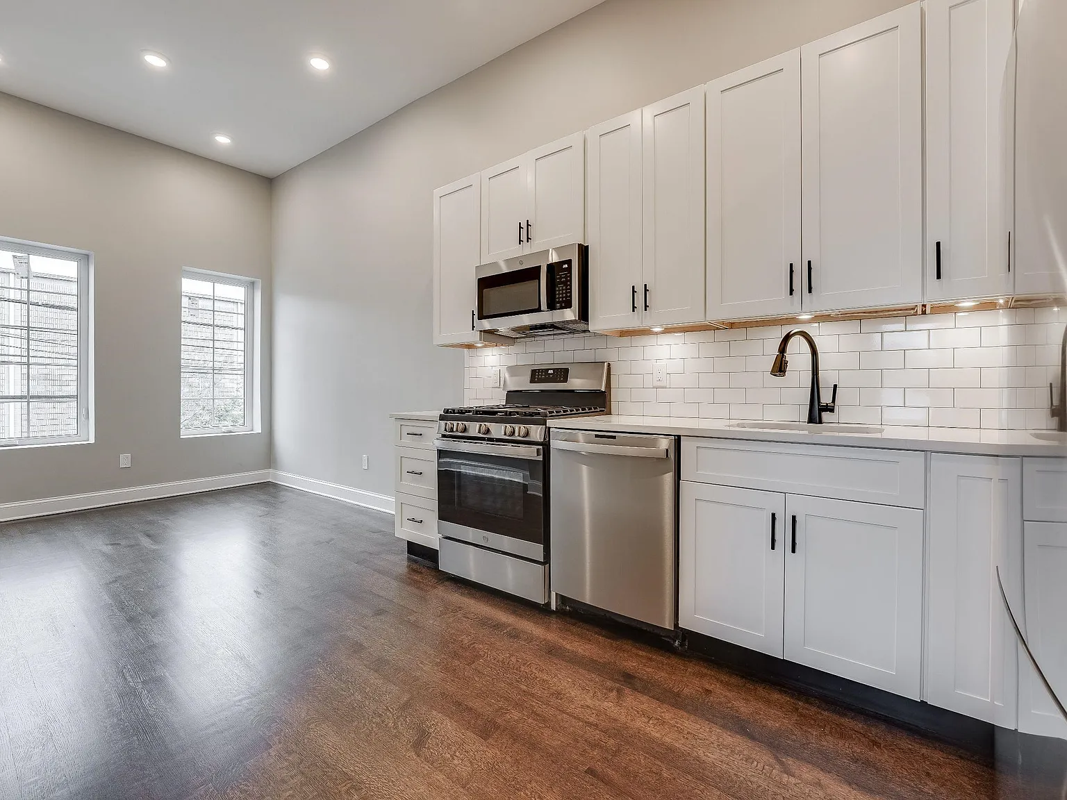 1 bed, 1.0 bath, $2,150 — Photo 3