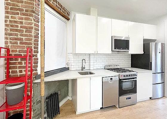 3rd image of 197 Madison St #5B