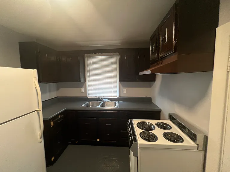 60 N 34th St #C — Photo 12