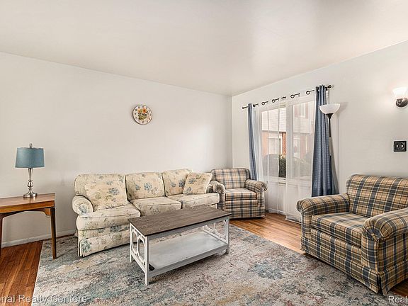 4th image of 27809 Eastwick Sq